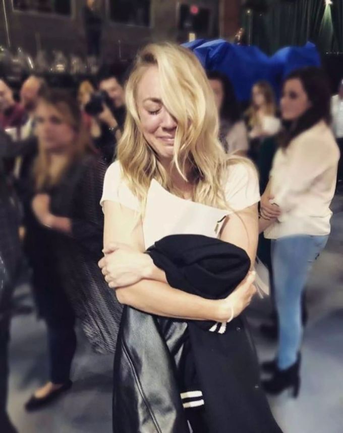 «The Big Bang Theory»-Star Kaley Cuoco weint am Set bittere Tränen. The Big Bang Theory