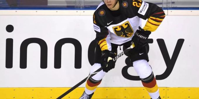 Moritz Seider kann gegen Tschechien wieder spielen. Foto: Monika Skolimowska Moritz Seider kann gegen Tschechien wieder spielen. Foto: Monika Skolimowska