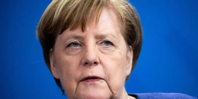 Bundeskanzlerin Angela Merkel: «Hier gibt es verschiedene Angebote, hier gibt es europäische Möglichkeiten.» Foto: Bernd von Jutrczenka Bundeskanzlerin Angela Merkel: «Hier gibt es verschiedene Angebote, hier gibt es europäische Möglichkeiten.» Foto: Bernd von Jutrczenka