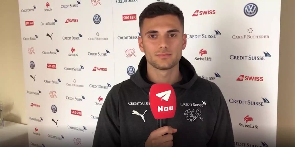 GC Spieler Nedim Bajrami imitiert Zinédine Zidanes Spielstil