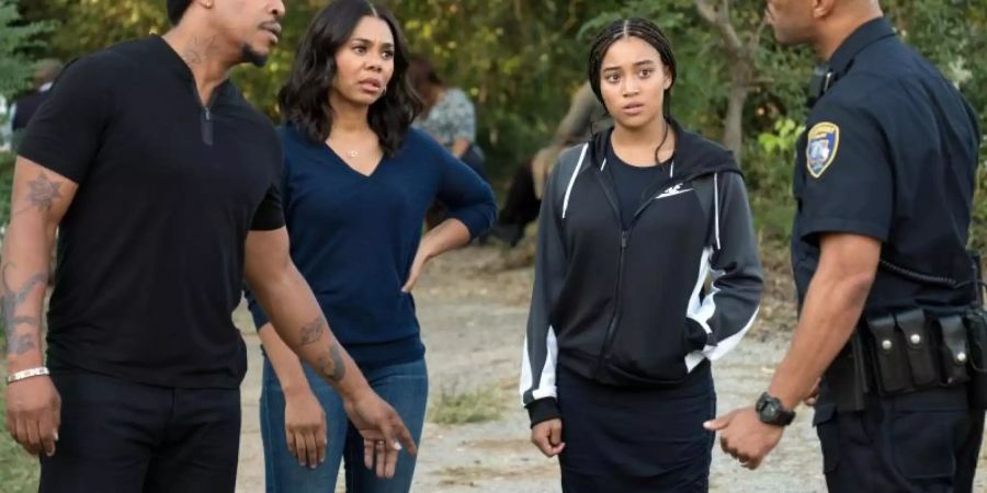 Maverick (Russell Hornsby, l), Lisa (Regina Hall, M) und Starr (Amandla Stenberg, r) sind die Protagonisten des Jugenddramas, das die Konventionen des Genres sprengt. Foto: -/Twentieth Century Fox