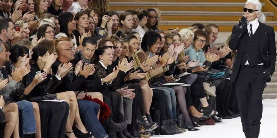 Karl Lagerfelds letzte Kollektion für das französische Luxuslabel Chanel werden am 5. März gezeigt. Foto: Ian Langsdorn/EPA