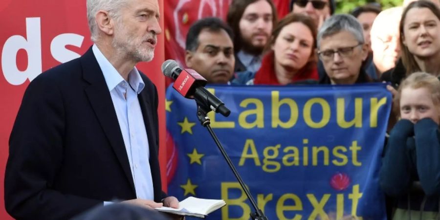 Corbyn mit Brexit-Gegnern