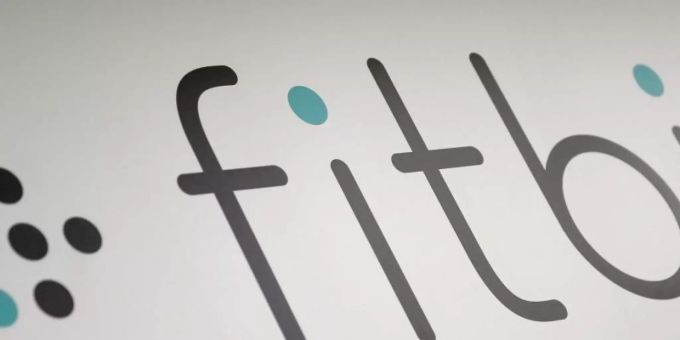 Fitbit, Inc. ist ein Pionier im Geschäft mit Fitness-Armbändern, die Schritte und verbrauchte Kalorien zählen. (Symbolbild) Fitbit, inc.