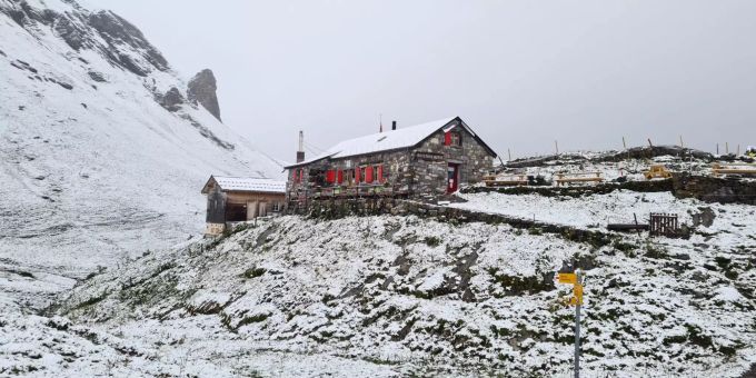 Schnee bis 1800 Meter - SAC-Hüttenwart: «Heute nur schwer erreichbar»