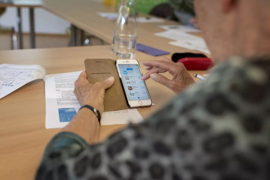 Seniorin iPhone Kurs ProSenectute