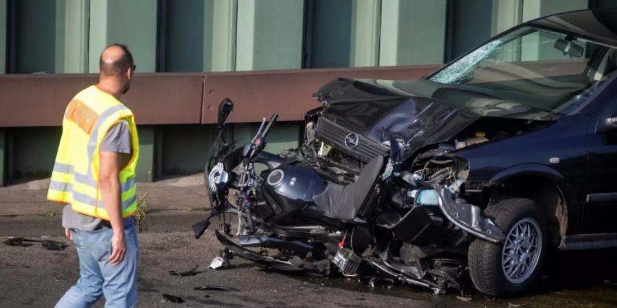 Autowrack nach dem mutmasslichen islamistischen Anschlag