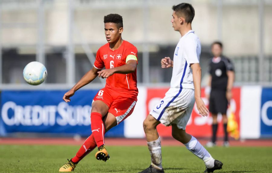 Simon Sohm (l.) im Einsatz für die U17-Nati im September 2017.