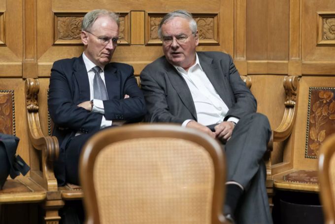 Uneinig über die Konzern-Initiative: SGV-Direktor Hans-Ulrich Bigler (l.) und SGV-Präsident Jean-François Rime im Nationalratssaal. Bigler Rime SGV