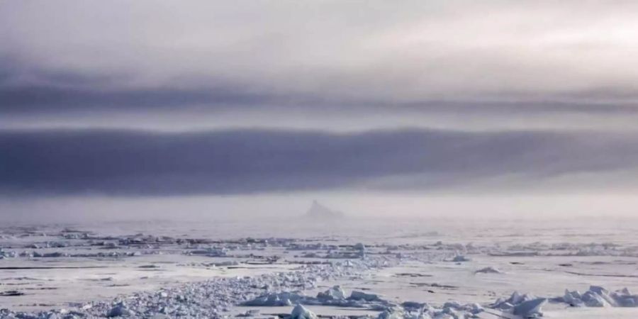 Iodsäure treibt die Bildung von Wolken über dem Nordpol an.