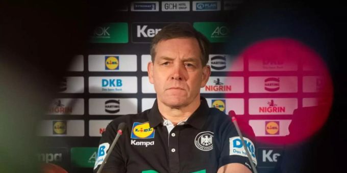 Hat endlich seine Pflichtspielpremiere als Bundestrainer in Aussicht: Alfred Gislason. Foto: Julian Stratenschulte/dpa