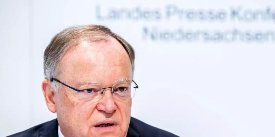Der SPD-Politiker Stephan Weil während einer Pressekonferenz im Landtag. Foto: Hauke-Christian Dittrich/dpa