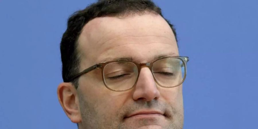 Gesundheitsminister Jens Spahn ist als erster im Kabinett positiv auf Corona getestet worden. Foto: Michael Sohn/AP Pool/dpa