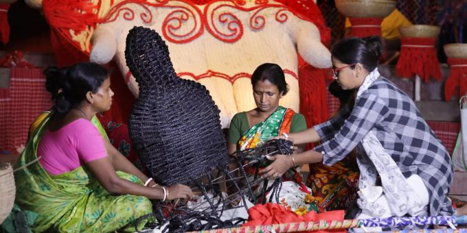 Während den Feiertagen in Indien vergessen viele Menschen die Corona-Massnahmen. Indien Feiertage