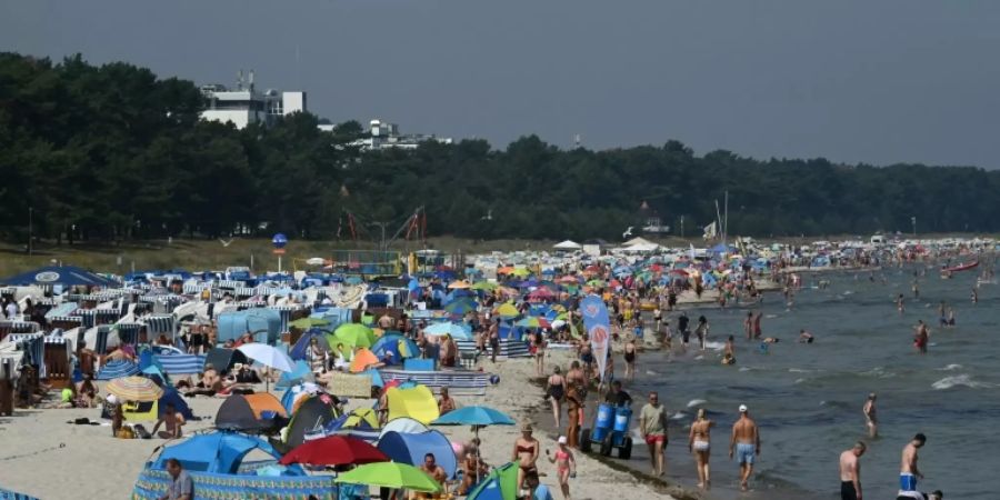 Urlauber an der Ostsee