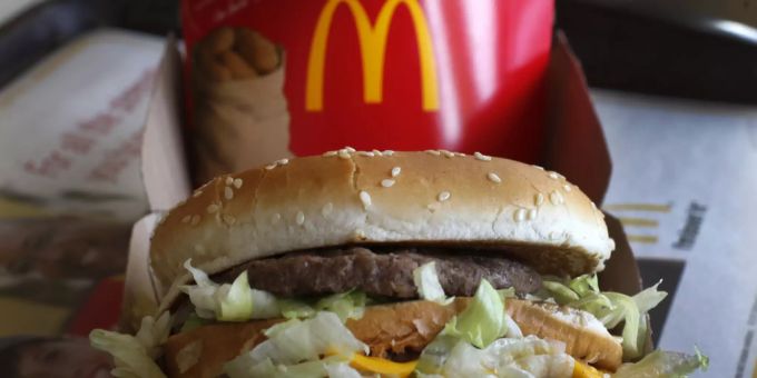 Big Macs sollen in Grossbritannien kleiner werden. big mac