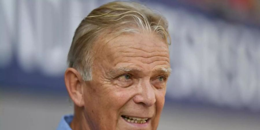 Glaubt an den Freiburger Ligaverbleib: Ex-Coach Volker Finke. Foto: Patrick Seeger/dpa