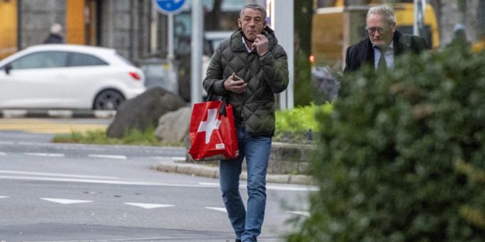 Der Schweizer Springreiter Paul Estermann hat im Verfahren wegen Tierquälerei einen Teilfreispruch erreicht. (Archivbild) paul estermann