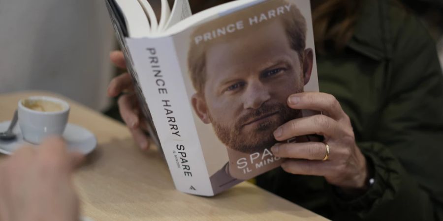 Prinz Harry enthüllt in seinen Memoiren so einiges.