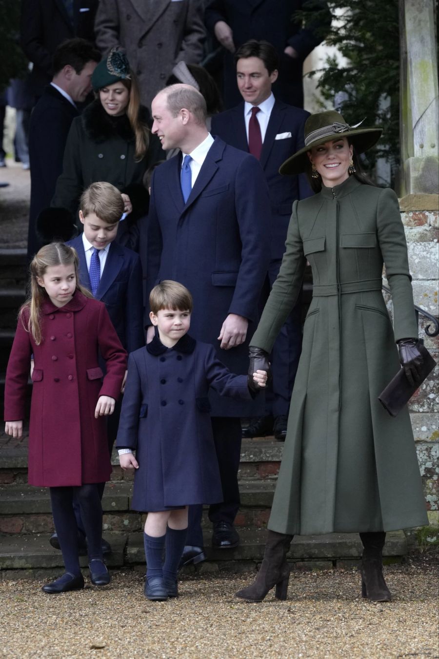 Prinzessin Kate und ihre Familie verlassen den Weihnachtsgottesdienst.