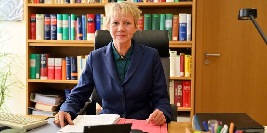 Laut der Präsidentin des Bundesarbeitsgerichts, Inken Gallner, haben Arbeitgeber und Arbeitnehmer sehr gut auf pandemiebedingte Probleme reagiert.
