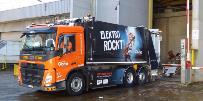 Ab Januar 2023 sind diese orangen Entsorgungsfahrzeuge im Gemeindegebiet auf Tour. Entsorgungsfahrzeug