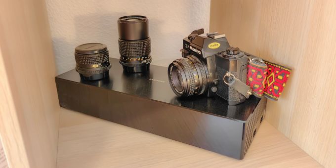 Die Box kann problemlos an einem unauffälligen Ort verstaut werden. Samsung The Frame