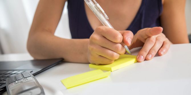 Post-it-Zettel Frau Stift Liste