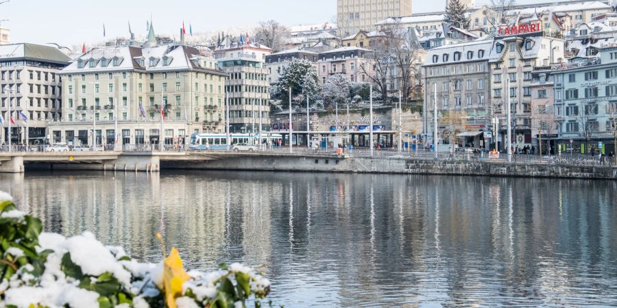 Schnee Limmatquai Zürich