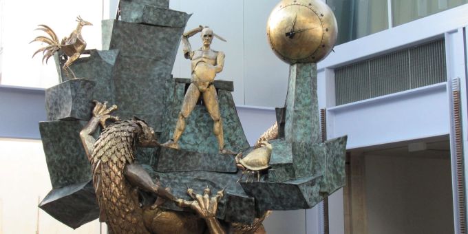 Die Automatenuhr «Le Defenser du temps» ist in der Werkschau «Humpty\Dumpty» des in Berlin lebenden französischen Künstlers Cyprien Gaillard in der Kunststiftung «Lafayette Anticipations» zu sehen. Die Automatenuhr «Le Defenser du temps» ist in der Werkschau «Humpty\Dumpty» des in Berlin lebenden französischen Künstlers Cyprien Gaillard in der Kunststiftung «Lafayette Anticipations» zu sehen.