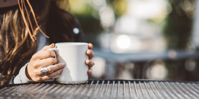 Tee Hände Frau Pause Tisch