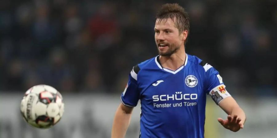 Wechselt zu Hannover 96: Abwehrspieler Julian Börner. Foto: Friso Gentsch/dpa