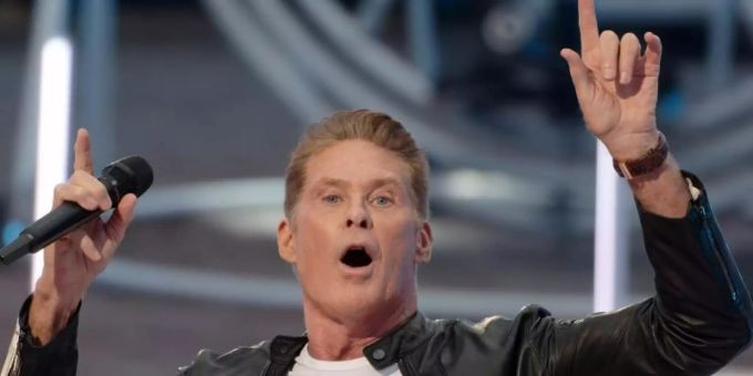 David Hasselhoff in Aktion. Foto: Henning Kaiser/dpa David Hasselhoff in Aktion. Foto: Henning Kaiser/dpa