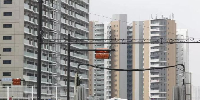 Das Athletendorf für die Olympischen Spiele in Tokio steht im Hafenviertel Harumi. Foto: ---/Kyodo/dpa Olympia 2021