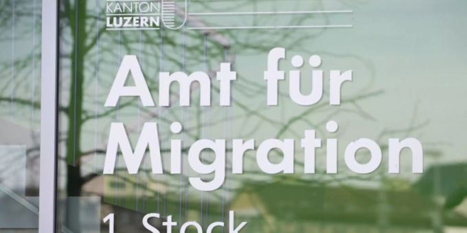 Einwohner mit Migrationshintergrund haben ein doppelt so hohes Risiko, Ende Monat nicht über die Runden zu kommen, wie Einwohner mit Schweizer Wurzeln. Ausserdem wohnen sie in engeren, lauteren und teurerern Wohnungen als Schweizer ohne Migrationshintergrund (Symbolbild). migration
