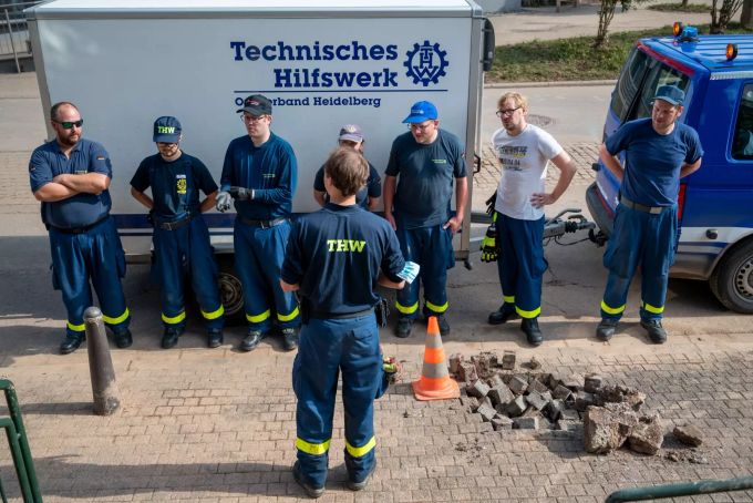 Helfer des Technischen Hilfswerks (THW) im Einsatz. THW