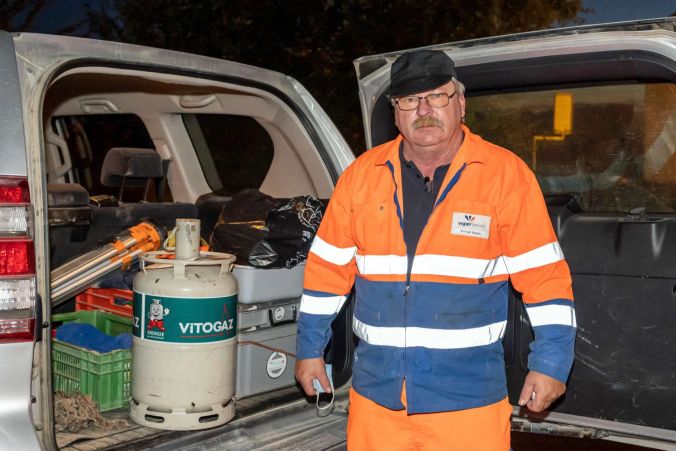 Samuel Karlen ist Chef vom Kieswerk und kommt jeden Tag in den Dorfladen.