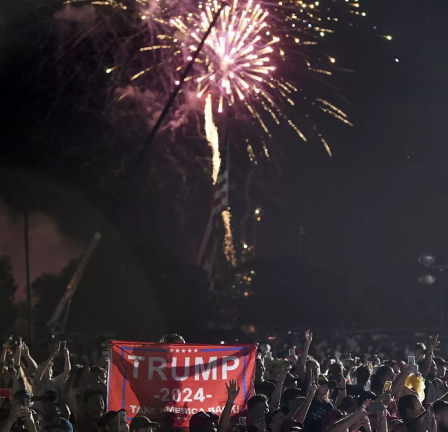 Gekrönt wurde der Trump'sche Anlass mit einem Feuerwerk.