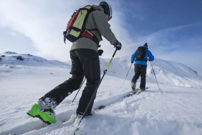 Wer auf eine Skitour geht, muss gründlich vorbereitet und gut ausgerüstet sein.