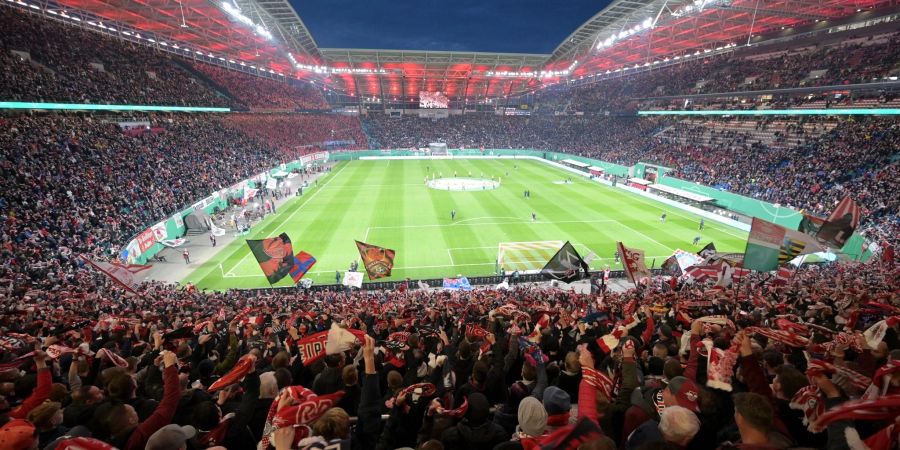 Vor dem DFB-Pokalfinale warnt die Freiburger Polizei vor Internet-Betrug beim Kartenkauf.