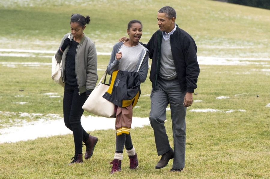 Sasha Obama (M.) zu Präsidenten-Zeiten mit Papa Barack und Schwester Malia.