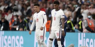 Fifa-Studie - So gross ist Schwulen-Hass und Rassismus im Fussball Fifa-Studie - So gross ist Schwulen-Hass und Rassismus im Fussball