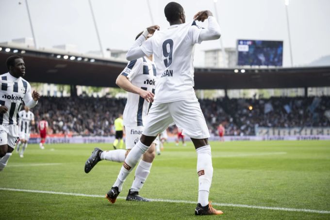 Kein seltenes Bild: Assan Ceesay bejubelt ein Tor für den FC Zürich. FC Zürich