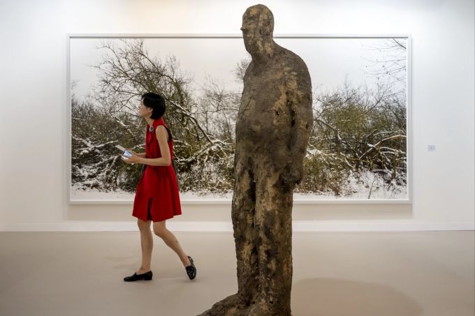 Eine unbetitelte Skulptur des Schweizer Künstlers Hans Josephson ist an der Kunstmesse Art Basel ausgestellt. art basel