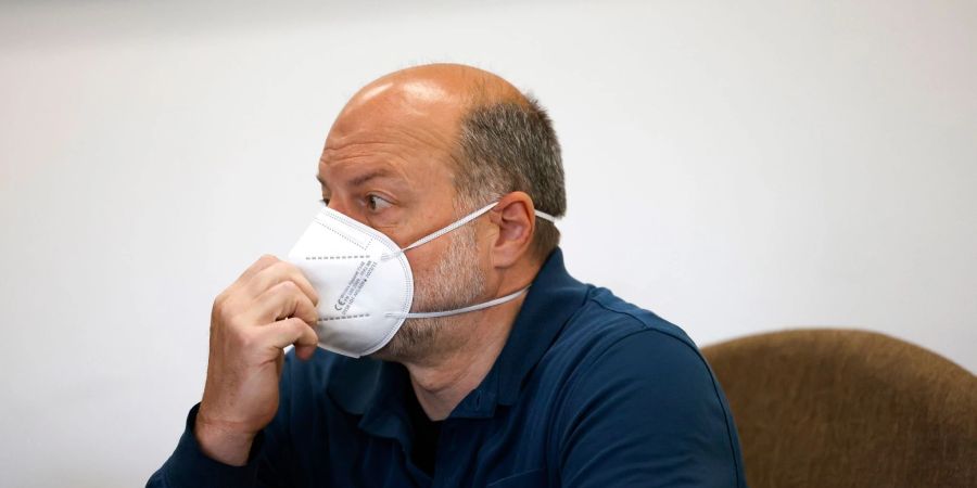 Thomas Drach sitzt auf der Anklagebank im Kölner Landgericht.