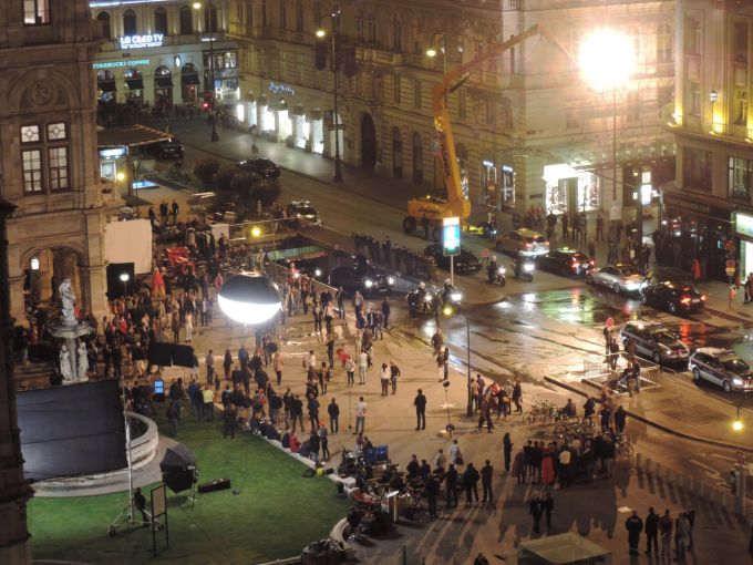Der Dreh zu «Mission: Impossible – Rogue Nation» rund um die Wiener Staatsoper im Jahr 2014 sorgte für viel Aufregung in der Stadt. Wien Oper Menschen Nacht