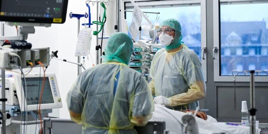 Behandlung eines Corona-Patienten
