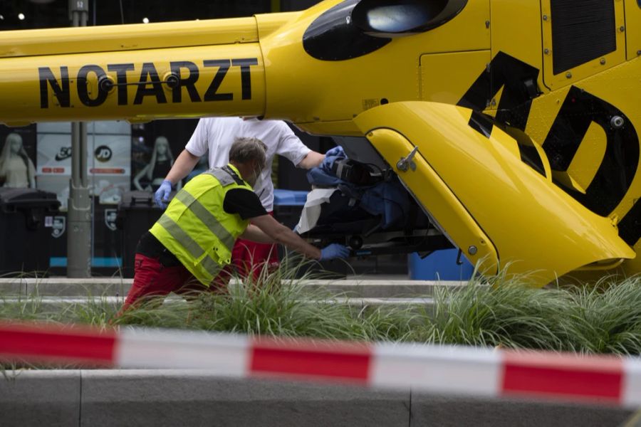 Zudem wurden 14 Schüler verletzt, einige davon lebensgefährlich.