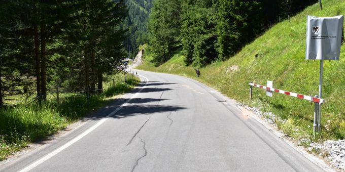 Preda GR: Motorradfahrerin bei Selbstunfall verletzt. Preda GR