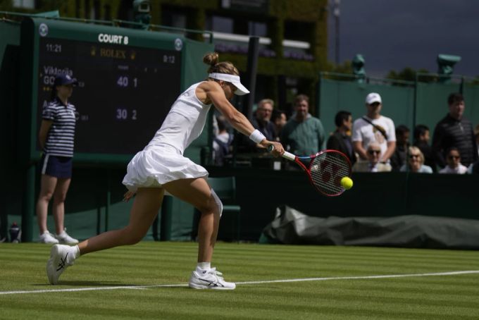 Die Präzision bei Viktorija Golubic stimmt in der ersten Wimbledon-Runde. Wie weit führt der Weg nach dem Vorjahres-Viertelfinal 2022? Viktorija Golubic
